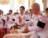 รองผู้ว่าราชการจังหวัดสุราษฎร์ธานี เป็นประธานในพิธีเจริญพระพ ... พารามิเตอร์รูปภาพ 3