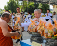 รองผู้ว่าราชการจังหวัดสุราษฎร์ธานี เป็นประธานในพิธีเจริญพระพ ... พารามิเตอร์รูปภาพ 11