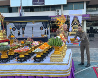 รองผู้ว่าราชการจังหวัดสุราษฎร์ธานี เป็นประธานพิธีสักการะสิ่ง ... พารามิเตอร์รูปภาพ 6