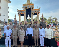 รองผู้ว่าราชการจังหวัดสุราษฎร์ธานี เป็นประธานพิธีสักการะสิ่ง ... พารามิเตอร์รูปภาพ 7