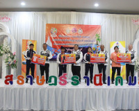 ผู้ว่าฯ สุราษฎร์ธานีเลี้ยงอาหารกลางวันพร้อมให้กำลังใจนักกีฬา ... พารามิเตอร์รูปภาพ 19