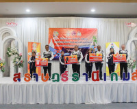 ผู้ว่าฯ สุราษฎร์ธานีเลี้ยงอาหารกลางวันพร้อมให้กำลังใจนักกีฬา ... พารามิเตอร์รูปภาพ 46