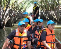 จังหวัดสุราษฎร์ธานี จัดกิจกรรมวันสำคัญของชาติไทย รวมพลังจิตอ ... พารามิเตอร์รูปภาพ 36