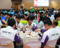 ผู้ว่าราชการจังหวัดสุราษฎร์ธานี เปิดบ้านเลี้ยงต้อนรับนักกีฬา ... พารามิเตอร์รูปภาพ 1