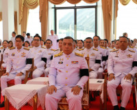 จังหวัดสุราษฏร์ธานีประกอบพิธีสวดพระพุทธมนต์และทำบุญตักบาตรถว ... พารามิเตอร์รูปภาพ 10