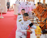 จังหวัดสุราษฏร์ธานีประกอบพิธีสวดพระพุทธมนต์และทำบุญตักบาตรถว ... พารามิเตอร์รูปภาพ 11