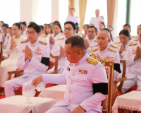 จังหวัดสุราษฏร์ธานีประกอบพิธีสวดพระพุทธมนต์และทำบุญตักบาตรถว ... พารามิเตอร์รูปภาพ 16