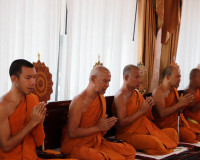 จังหวัดสุราษฏร์ธานีประกอบพิธีสวดพระพุทธมนต์และทำบุญตักบาตรถว ... พารามิเตอร์รูปภาพ 29