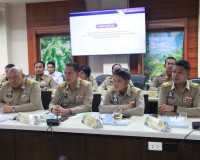 ผู้ว่าฯ สุราษฎร์ธานีประชุมนายอำเภอ หัวหน้าส่วนราชการ และหัวห ... พารามิเตอร์รูปภาพ 6