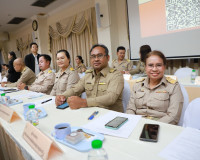 ผู้ว่าฯ สุราษฎร์ธานี นำประชุมคณะกรมการจังหวัดและหัวหน้าส่วนร ... พารามิเตอร์รูปภาพ 50