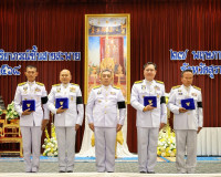 จังหวัดสุราษฎร์ธานีจัดพิธีรับพระราชทานเครื่องราชอิสริยาภรณ์  ... พารามิเตอร์รูปภาพ 40
