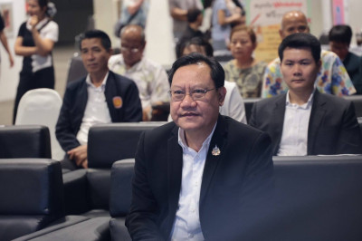 รองผู้ว่าราชการจังหวัดสุราษฎร์ธานี เป็นประธานในพิธีเปิดงานเท ... พารามิเตอร์รูปภาพ 1