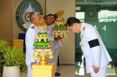 สุราษฎร์ธานี จัดพิธีรับพระราชทานพุ่มดอกบัวประดิษฐ์ เนื่องในว ... พารามิเตอร์รูปภาพ 1