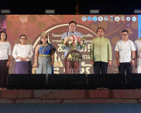 รองผู้ว่าราชการจังหวัดสุราษฎร์ธานี เป็นประธานในพิธีแห่ผ้าห่ม ... พารามิเตอร์รูปภาพ 12