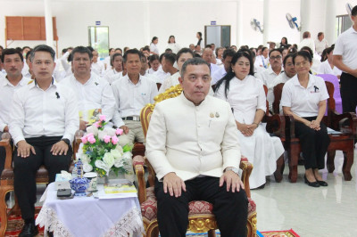 พุทธศาสนิกชนสุราษฎร์ธานีทุกหมู่เหล่าพร้อมใจร่วมพิธีเจริญพระพ ... พารามิเตอร์รูปภาพ 1
