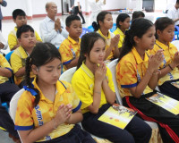 พุทธศาสนิกชนสุราษฎร์ธานีทุกหมู่เหล่าพร้อมใจร่วมพิธีเจริญพระพ ... พารามิเตอร์รูปภาพ 61