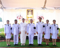 จังหวัดสุราษฎร์ธานีจัดพิธีเจริญพระพุทธมนต์และทำบุญตักบาตรถวา ... พารามิเตอร์รูปภาพ 12