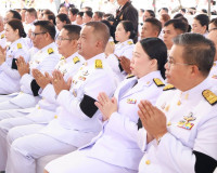 จังหวัดสุราษฎร์ธานีจัดพิธีเจริญพระพุทธมนต์และทำบุญตักบาตรถวา ... พารามิเตอร์รูปภาพ 30
