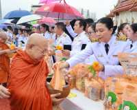 จังหวัดสุราษฎร์ธานีจัดพิธีเจริญพระพุทธมนต์และทำบุญตักบาตรถวา ... พารามิเตอร์รูปภาพ 33