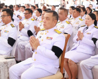 จังหวัดสุราษฎร์ธานีจัดพิธีเจริญพระพุทธมนต์และทำบุญตักบาตรถวา ... พารามิเตอร์รูปภาพ 37
