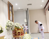 จังหวัดสุราษฎร์ธานีจัดพิธีถวายน้ำสรงพระศพเบื้องหน้าพระรูป สม ... พารามิเตอร์รูปภาพ 45