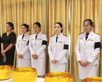 จังหวัดสุราษฎร์ธานีจัดพิธีถวายน้ำสรงพระศพเบื้องหน้าพระรูป สม ... พารามิเตอร์รูปภาพ 67