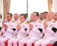 จังหวัดสุราษฎร์ธานีจัดพิธีบำเพ็ญกุศลและทำบุญตักบาตร ในวาระคร ... พารามิเตอร์รูปภาพ 18