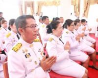 จังหวัดสุราษฎร์ธานีจัดพิธีบำเพ็ญกุศลและทำบุญตักบาตร ในวาระคร ... พารามิเตอร์รูปภาพ 23