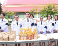 จังหวัดสุราษฎร์ธานีจัดพิธีบำเพ็ญกุศลและทำบุญตักบาตร ในวาระคร ... พารามิเตอร์รูปภาพ 32