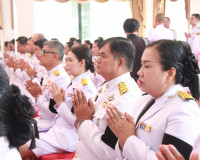 จังหวัดสุราษฎร์ธานีจัดพิธีบำเพ็ญกุศลและทำบุญตักบาตร ในวาระคร ... พารามิเตอร์รูปภาพ 35