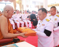 จังหวัดสุราษฎร์ธานีจัดพิธีบำเพ็ญกุศลและทำบุญตักบาตร ในวาระคร ... พารามิเตอร์รูปภาพ 50