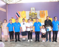 รองผู้ว่าราชการจังหวัดสุราษฎร์ธานีเชิญสิ่งของพระราชทาน จากมู ... พารามิเตอร์รูปภาพ 15