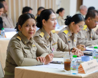 ผู้ว่าฯ สุราษฎร์ธานี เป็นประธานประชุมกรมการจังหวัดและหัวหน้า ... พารามิเตอร์รูปภาพ 24