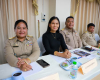 ผู้ว่าฯ สุราษฎร์ธานี เป็นประธานประชุมกรมการจังหวัดและหัวหน้า ... พารามิเตอร์รูปภาพ 44