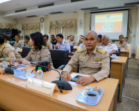 ผู้ว่าฯ สุราษฎร์ธานี เป็นประธานประชุมกรมการจังหวัดและหัวหน้า ... พารามิเตอร์รูปภาพ 48
