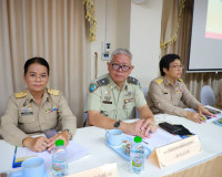 ผู้ว่าฯ สุราษฎร์ธานี เป็นประธานประชุมกรมการจังหวัดและหัวหน้า ... พารามิเตอร์รูปภาพ 55