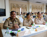 ผู้ว่าฯ สุราษฎร์ธานี เป็นประธานประชุมกรมการจังหวัดและหัวหน้า ... พารามิเตอร์รูปภาพ 57