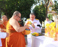 จังหวัดสุราษฎร์ธานีจัดพิธีบำเพ็ญกุศลและทำบุญตักบาตร ในวาระคร ... พารามิเตอร์รูปภาพ 13