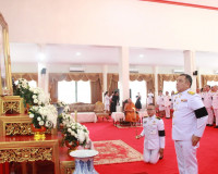 จังหวัดสุราษฎร์ธานีจัดพิธีบำเพ็ญกุศลและทำบุญตักบาตร ในวาระคร ... พารามิเตอร์รูปภาพ 29
