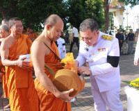 จังหวัดสุราษฎร์ธานีจัดพิธีบำเพ็ญกุศลและทำบุญตักบาตร ในวาระคร ... พารามิเตอร์รูปภาพ 31