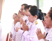 จังหวัดสุราษฎร์ธานีจัดพิธีบำเพ็ญกุศลและทำบุญตักบาตร ในวาระคร ... พารามิเตอร์รูปภาพ 32