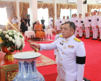 จังหวัดสุราษฎร์ธานีจัดพิธีบำเพ็ญกุศลและทำบุญตักบาตร ในวาระคร ... พารามิเตอร์รูปภาพ 36