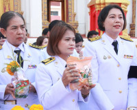 จังหวัดสุราษฎร์ธานีจัดพิธีบำเพ็ญกุศลและทำบุญตักบาตร ในวาระคร ... พารามิเตอร์รูปภาพ 46