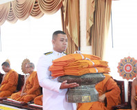จังหวัดสุราษฎร์ธานีจัดพิธีบำเพ็ญกุศลและทำบุญตักบาตร ในวาระคร ... พารามิเตอร์รูปภาพ 47
