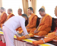 จังหวัดสุราษฎร์ธานีจัดพิธีบำเพ็ญกุศลและทำบุญตักบาตร ในวาระคร ... พารามิเตอร์รูปภาพ 51