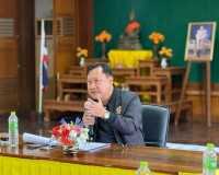 รองผู้ว่าราชการจังหวัดสุราษฎร์ธานี เป็นประธานการประชุม ติดตา ... พารามิเตอร์รูปภาพ 1