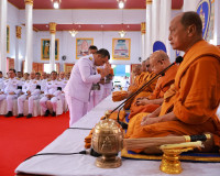 จังหวัดสุราษฎร์ธานีจัดพิธีเจริญพระพุทธมนต์และทำบุญตักบาตรถวา ... พารามิเตอร์รูปภาพ 2