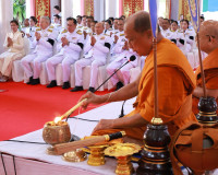 จังหวัดสุราษฎร์ธานีจัดพิธีเจริญพระพุทธมนต์และทำบุญตักบาตรถวา ... พารามิเตอร์รูปภาพ 10