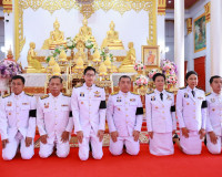 จังหวัดสุราษฎร์ธานีจัดพิธีเจริญพระพุทธมนต์และทำบุญตักบาตรถวา ... พารามิเตอร์รูปภาพ 22