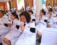 จังหวัดสุราษฎร์ธานีจัดพิธีเจริญพระพุทธมนต์และทำบุญตักบาตรถวา ... พารามิเตอร์รูปภาพ 33